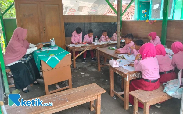 Thumbnail Begini Kata Kadisdik Sampang Terkait Bangunan SDN Pangongsean I Hampir Ambruk