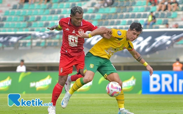 Thumbnail Persebaya Kalah Kali Ketiga, Munster Minta Maaf ke Bonek dan Bonita