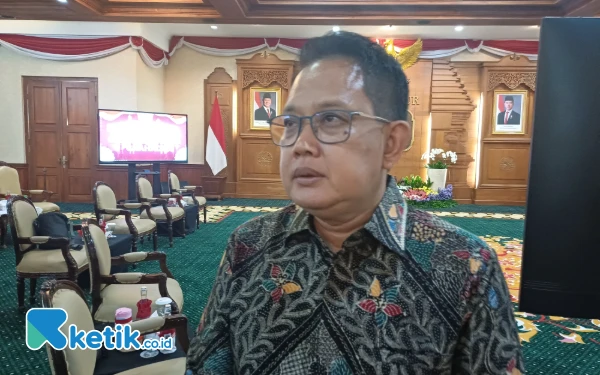 Thumbnail Pj Gubernur Jatim Bakal Tertibkan HGB di Laut Sidoarjo