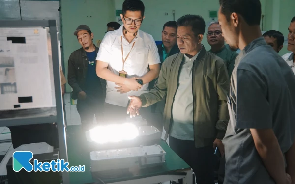 Thumbnail Komitmen PJU Ramah Lingkungan, Bupati Bandung Siap Gandeng Perusahaan Produk PLTS Lokal