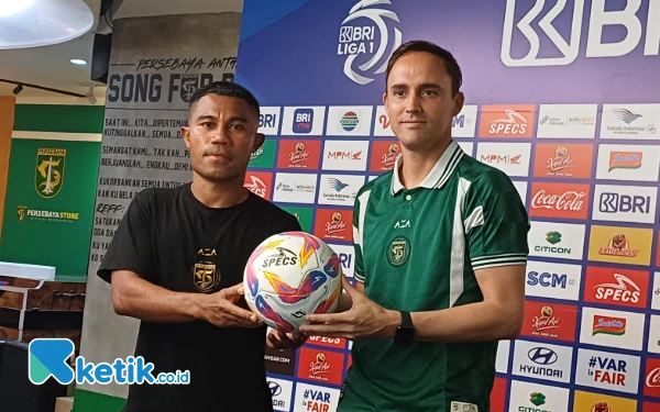Thumbnail Persebaya Lawan Persita, Paul Munster: Semua Siap Bertarung untuk Meraih Kemenangan