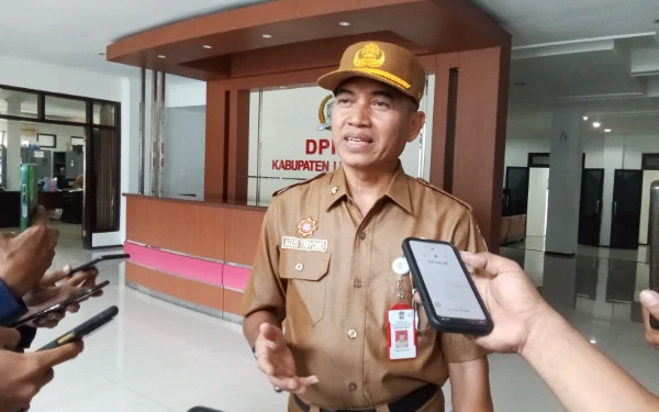 Thumbnail Berita - Hampir 1.000 Tenaga Honorer Lumajang Terancam Dirumahkan