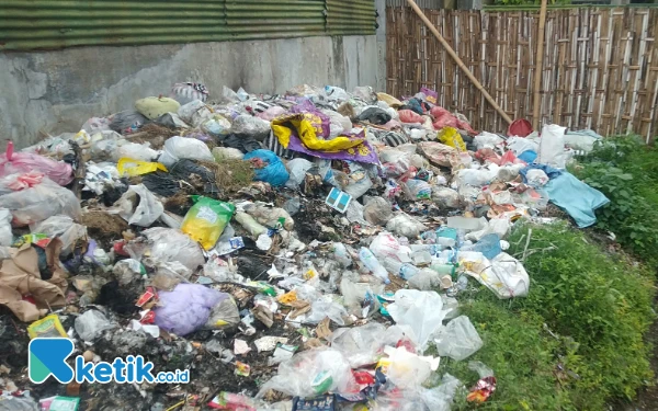 Thumbnail Sampah Berserakan Karena TPS Ditutup, Pemdes Bantengan di Madiun Bungkam