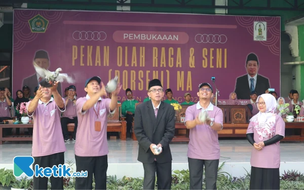 Thumbnail Berita - Porseni Tingkat MA Se-Jombang, Ribuan Siswa Adu Ketangkasan di 16 Cabor