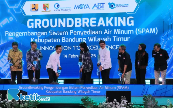 Thumbnail Wamen PU dan Bupati Bandung Groundbreaking Proyek SPAM Ciparay Bandung Timur