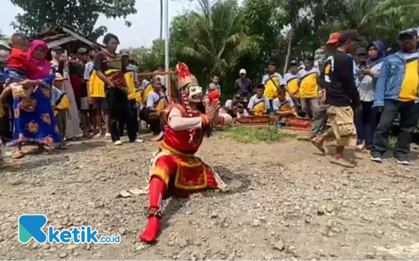 Thumbnail Blimbing Gelar Selamatan Desa, Tampilkan Budaya Ojung dan Selamatan Sumber Air