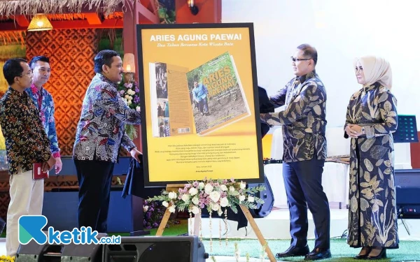 Thumbnail Aries Agung Paewai Rilis Buku '2 Tahun Bersama Kota Wisata Batu'