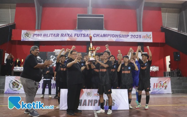 Thumbnail PWI Blitar Raya Sukses Gelar Futsal Championship 2025, SMA N 1 Srengat Pemenangnya
