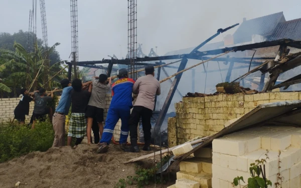 Thumbnail Petaka Obat Nyamuk, 2 Rumah di Bangilan Tuban Ludes Terbakar