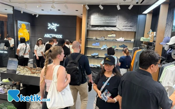 Thumbnail Tudingan Produk Outdoor Arc’teryx di Bali Diduga Palsu, 6 Fakta Ini Ungkap Kebenarannya