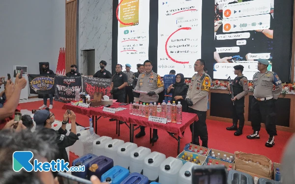 Thumbnail Polres Blitar Gencarkan Pemberantasan Miras dan Narkoba Jelang Ramadhan