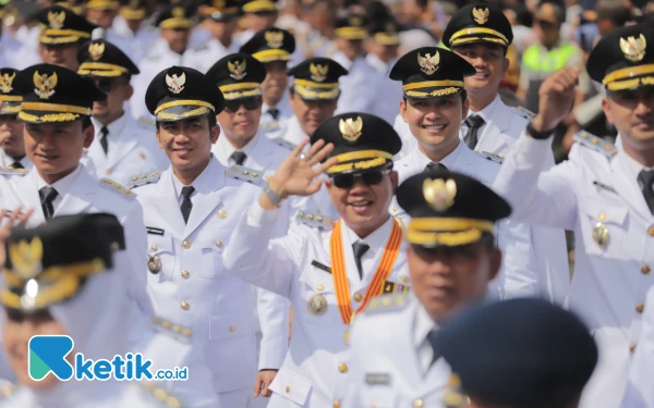 Thumbnail Presiden Prabowo Lantik Bupati/Wabup Bandung Dadang Supriatna-Ali Syakieb di Istana Negara