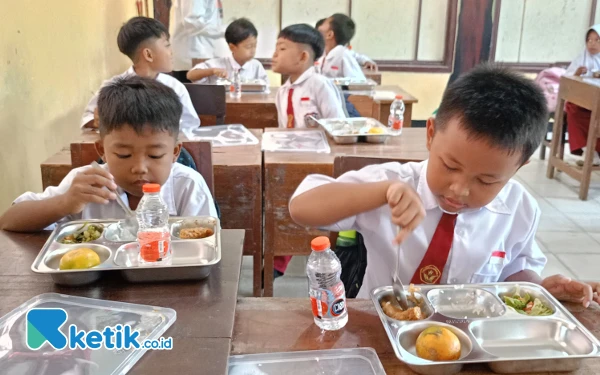 Thumbnail Berita - BKNDI Jateng Launching Makan Bergizi Gratis di Cilacap, Sasar 9 Sekolah