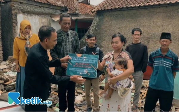 Thumbnail Disperkimtan Kabupaten Bandung Gelar Baksos Penyaluran Dana Stimulan Perbaikan Rutilahu