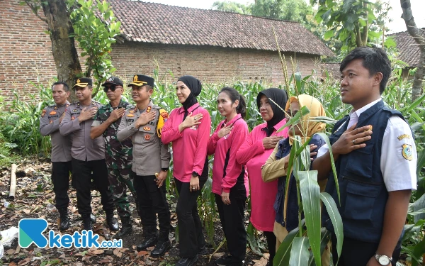 Thumbnail Peduli Ketahanan Pangan, Polres dan Bhayangkari Bondowoso Luncurkan Pekarangan Pangan Bergizi