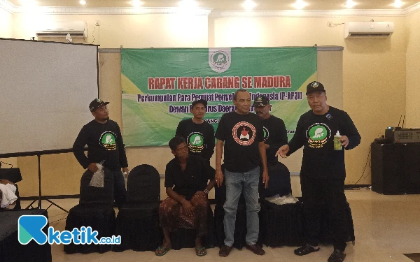 Thumbnail Perkumpulan Pemijat Jatim Gelar Rakercab di Sampang, Sosialisasi STPT dari Kemenkes