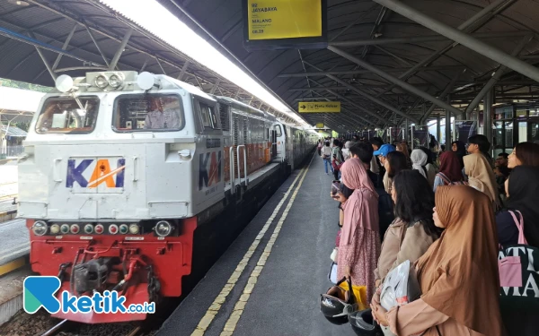 Thumbnail KAI Daop 8 Surabaya Buka Pemesanan Tiket KA Tambahan Libur Lebaran 2025