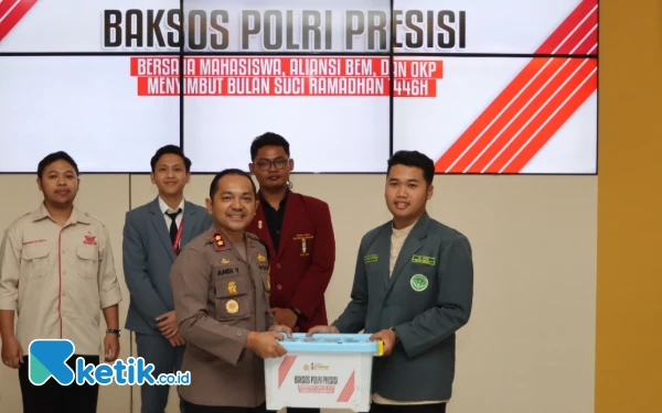 Thumbnail Jelang Ramadhan, 165 Paket Sembako Dibagikan Polres Batu Melalui Baksos Polri Presisi