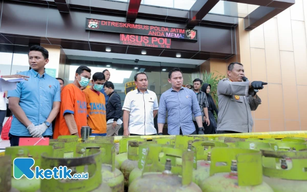 Thumbnail Polda Jatim Bongkar Pengoplosan Gas LPG Subsidi di Jombang, 4 Pelaku Diringkus
