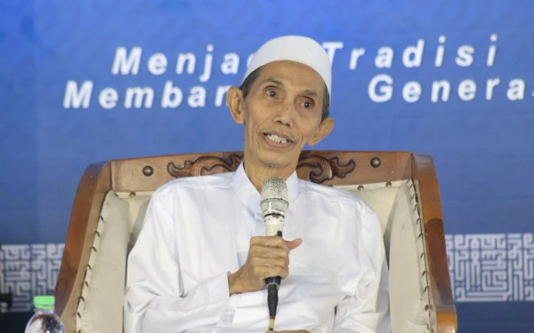 Thumbnail KH. Moh. Zuhri Zaini: Jangan Menilai Batin Orang Lain, Jangan Merasa Amal Sudah Sempurna