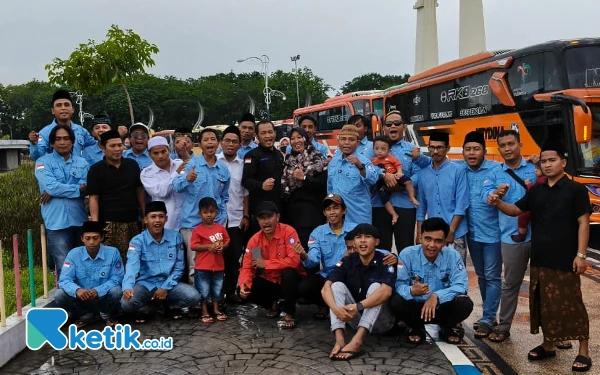 Thumbnail Launching 3 Unit Bus Baru di Bulan Ramadhan, Meydina Gelar Kegiatan Bagi-Bagi Takjil