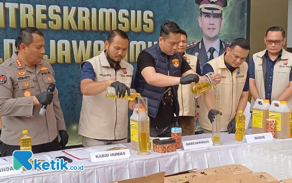 Thumbnail Minyakita Palsu Beredar di Pasaran, YLPK Jatim Kritik Tanggung Jawab Dinas Perdagangan