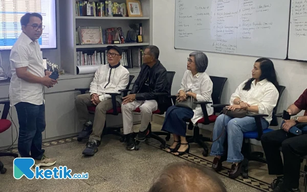 Thumbnail Dahlan Iskan dan Indah Kurnia Berikan Makna Mendalam di Bukber SFC 2025