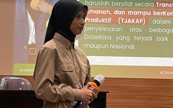 Thumbnail Berkat Restu Orang Tua, Anggun Zifa Jabat Ketua BEM Unair Perempuan Pertama