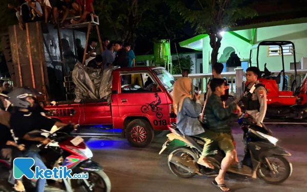 Thumbnail Bangunkan Sahur dengan Cara Berisik, Bagaimana Etikanya dalam Islam?