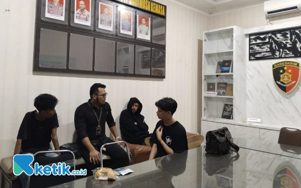 Thumbnail Demo UU TNI di Malang: 4 Demonstran Hilang, 3 Ditahan dan 2 Pelajar Diamankan