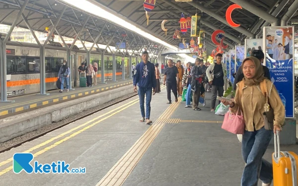 Thumbnail Update! Kereta Api 25 Maret 2025 Capai 30 Ribu Penumpang di Daop 8 Surabaya