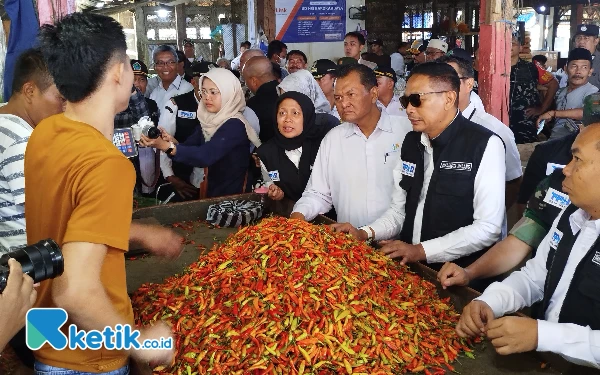 Thumbnail Wali Kota Malang Pantau Harga Cabai, Tembus Rp85.000 per Kg di Pasar Induk Gadang