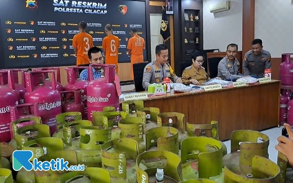 Thumbnail Berita - Polresta Cilacap Tangkap Komplotan Pengoplos Gas Elpiji 3 Kg ke 12 Kg