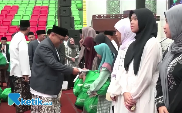 Thumbnail Rayakan Hari Jadi ke-44 Tahun, Unisma Berbagi Berkah dengan Anak Yatim Piatu