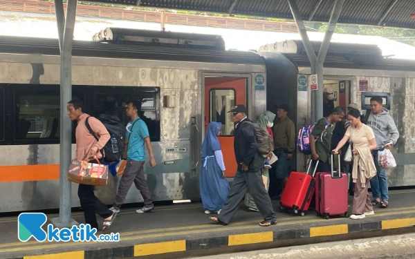 Thumbnail Update, Penumpang KAI Daop 8 Surabaya Kamis 27 Maret 2025 Capai 44 Ribu Pelanggan