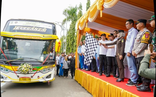 Thumbnail Berita - Program Mudik Gratis Pemkot Cilegon Diserbu, 2.200 Peserta Mudik Dilepas