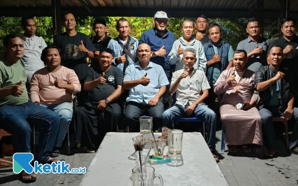 Thumbnail Berita - Ajak Obrol Santai Sambil Ngopi, Zainudin : Mari Saling Mendukung dan Kerjasama