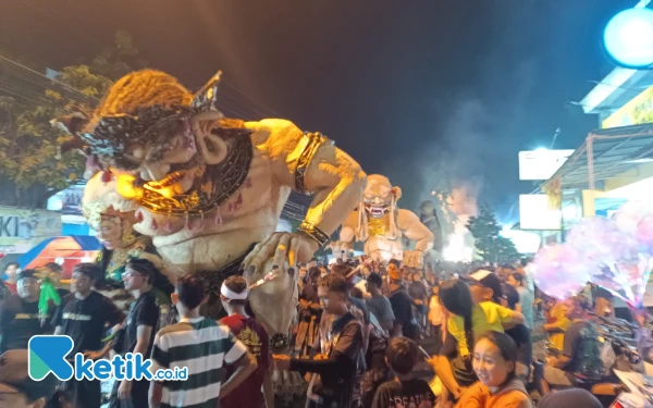 Thumbnail Berita - Kemeriahan Arak-Arakan Ogoh-Ogoh di Dusun Laban Menjelang Nyepi 2025