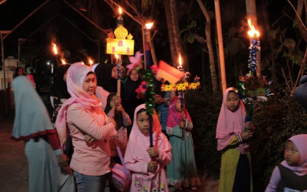 Thumbnail Pakar Unair Sebut Malam Takbiran Tak Hanya Euforia Namun Sejarah