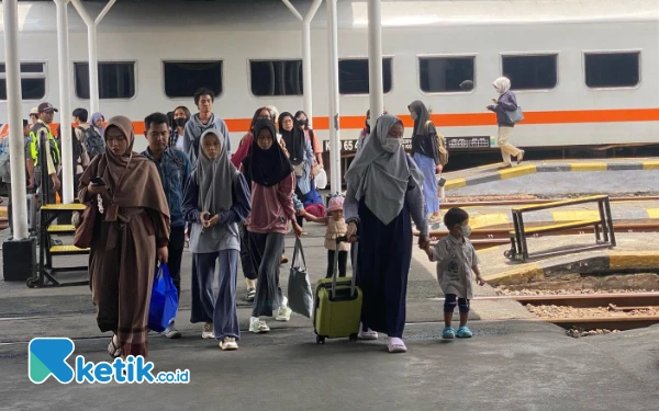 Thumbnail Daop 8 Surabaya Catat Lebaran Hari Pertama Capai 75 Ribu Penumpang, Terbanyak Menuju Jogja