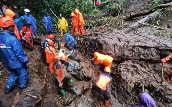 Thumbnail BPBD Jatim Survei Kerentanan Tanah di Lokasi Longsor Pacet