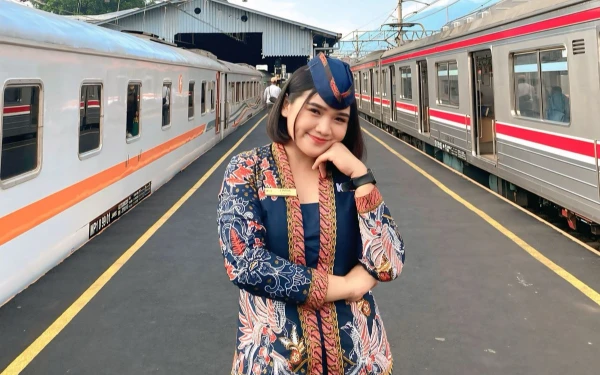 Thumbnail Dedikasi Chinta Tiffani, Perjalanan Hidup dan Kiprahnya sebagai Pramugari KAI yang Menginspirasi