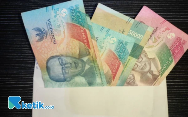 Thumbnail Duh! Daya Beli Masyarakat Ketika Lebaran 2025 Turun, Kadin Jatim Beri Penjelasan