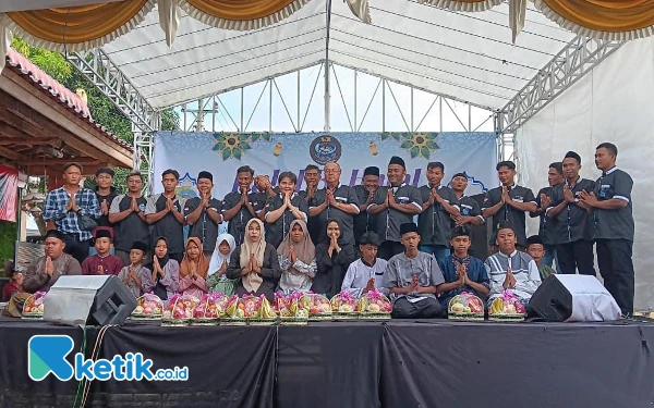 Thumbnail Berita - Halalbihalal di Pemalang, Lauchin Agustina 3235 Santuni Puluhan Anak Yatim dan Bagikan Bingkisan