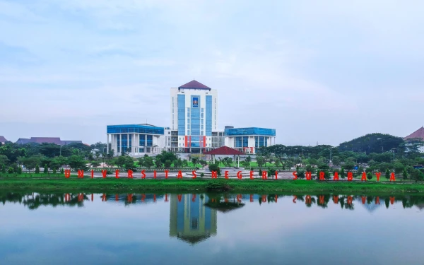 Thumbnail Persaingan Semakin Ketat, 47 Ribu Lebih Peserta Berebut Kursi di Unesa