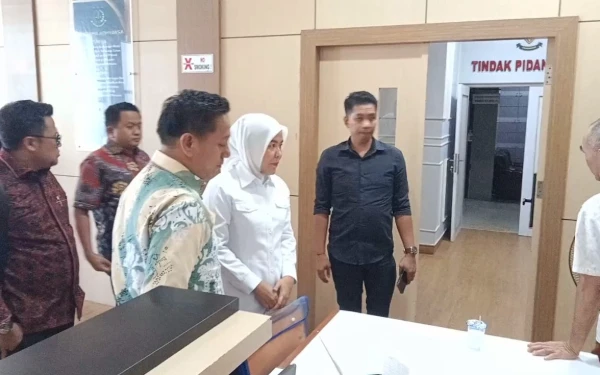 Thumbnail Eks Wakil Wali Kota Palembang dan Suami Diperika Jaksa di Kasus Korupsi Hibah PMI