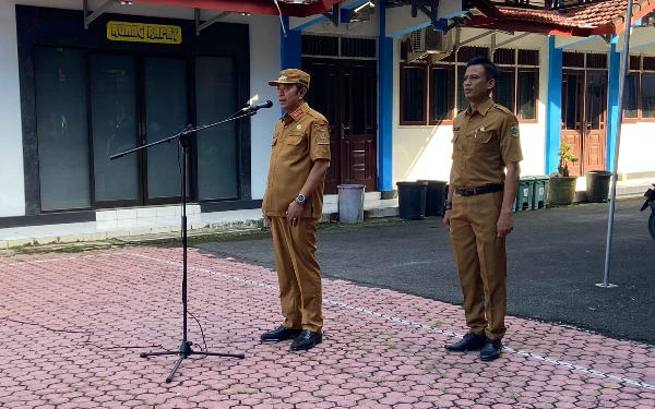 Thumbnail Bupati Bondowoso Sidak Hari Pertama Masuk, Tingkat Kehadiran 98,57 Persen