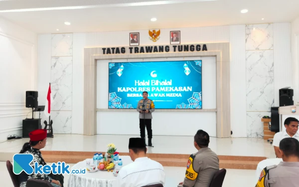 Thumbnail Berita - Kapolres Pamekasan Minta Maaf Lambat Merespons Konfirmasi Wartawan