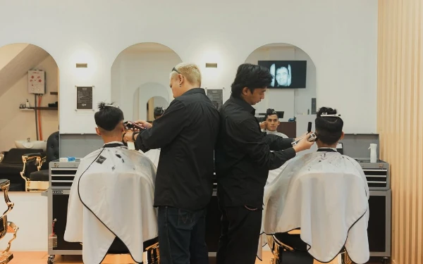 Thumbnail Bristle Bross Malang: Bukan Barbershop Biasa, Hasil Cukur Stylish dan Berkelas