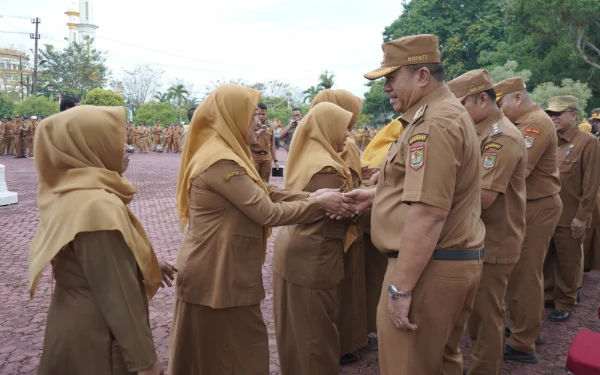 Thumbnail Hari Pertama Masuk Kerja Pasca Lebaran, Tingkat Kehadiran ASN Capai 98 Persen